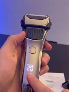 Electric Shaver with Precision Trimmer for Men Rechargeable Electric Razor with Beard Trimmer Wet & Dry Foil Shaver for Men Cordless Electric Shaver for Men Face Clean Shaving