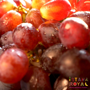 RED GLOBE SEEDLESS GRAPES IMPORTED FROM CHINA - PACK OF 500G - ISTANA ROYAL FRUITS