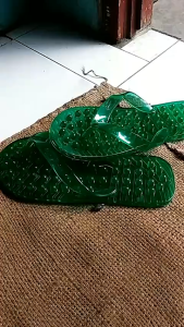 Sandal Rematik Bintik Besar Transparan nyaman dipakai harga murah meriah