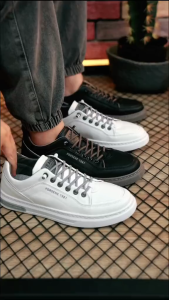 Sepatu Sneaker import Casual Pria Wanita Putih Hitam Sepatu pria terbaru Sepatu olahraga cowok sekolah trendy 023