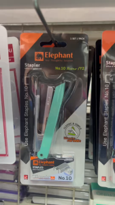 ตราช้าง แม็กซ์ เย็บกระดาษ เครื่องเย็บ เครื่องเย็บกระดาษ แม็กซ์ No.10 Retro/Y2 พร้อมลวดเย็บกระดาษ (สีพาสเทล)