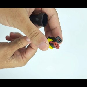 ปลั๊กต่อสายไฟกันน้ำ 2 ช่อง พร้อมสาย สำหรับรถยนต์ เรือ รถมอเตอร์ไซค์ สายไฟขนาด 18AWG