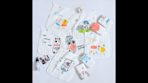 ผ้าเช็ดหน้าเด็ก เช็ดมือเด็ก ลายน่ารัก ขนาด 30x30 ซม. เนื้อผ้านุ่ม ไม่ระคายผิว ซับน้ำได้ดี แห้งไว V91 ส่งจากไทย