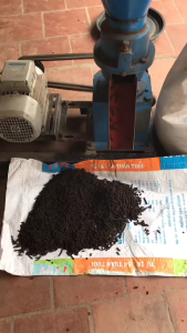 Máy ép cám viên chạy dây co roa s150