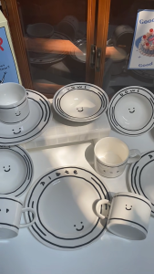 Chén dĩa sứ cao cấp màu men trắng Bauroom phong cách Vintage hoạ tiết dễ thương ( có sẵn )