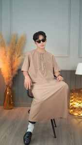 โต๊บชายแขนสั้น ยอดนิยม เนื้อผ้าไม่ร้อนผ้าสบายทิ้งตัว เหมาะสำหรับใส่ละหมาดออกงานอิสลาม AE66 รุสมีนีมุสลิม