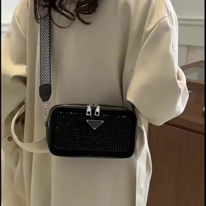 Túi Đeo Chéo Dáng Vuông Sang Trọng - F305 ( Sẵn Hàng Hình Thật )