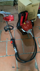 Máy Cắt Cỏ 4 Thì 1200W GX35 Đeo Lưng cần INOK mẫu mới