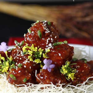 J-Lek (เจ๊เล็ก) น้ำจิ้มไก่ ขนาด 390 กรัม แพ็ค 3 ขวด