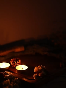 เทียนทีไลท์ จุดได้นานเกิน 2 ชั่วโมง สีขาว 1 แพคจำนวน 50 ดอก ไม่มีกลิ่น ไม่มีควัน