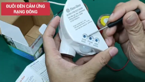 Đui đèn cảm biến chuyển động Rạng Đông hồng ngoại tự động bật tắt - 220VAC 300W Chính Hãng