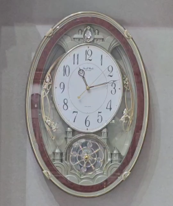 นาฬิกาแขวน RHYTHM  4MH830 คริสตัล SWAROVSKI ตุ๊กตาเคลื่อนไหวตามเสียงเพลง  รับประกัน