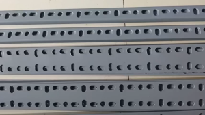 Thép lỗ V4x4. Độ Dày 1.5 Li và 2 Li. Từ 30cm - 120cm. Lắp Kệ kho chứa hàng. Có bán Giá sỉ - Có giao hàng Hỏa Tốc