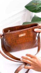 Nazilla Croco Slingbag: Tas Selempang Wanita Simple Mini New Arrival