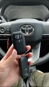 Ốp Hợp Kim Chìa Khóa Xe Toyota Veloz Yaris Cross Wigo Raize Avanza Mẫu Cờ Ý