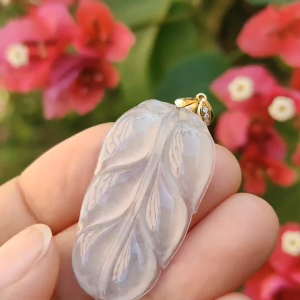 18k Gold Clasp added to this Icy Translucent Natural Type A Jadeite Pendant leaf symbols of Health longevity and prosperity with certificate included for this jadeite weigh 5.22 grams 34.8 * 19.7 * 4.3 mm suitable for daily wear (18kp2)