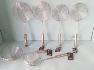 Saringan minyak goreng/Serokan masakan Stainles steel ukuran 14cm - 16cm / Shuma