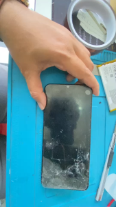 น้ำยาละลายกาวขอบจอและแบตมือถือ