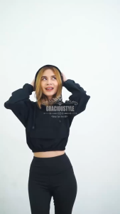 GRACIOUSTYE - Jaket Olahraga Wanita Model Crop Ringan Untuk Aktifitas Olahraga Lari Warna Hitam