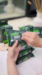 Combo 03 gói khăn ướt lau giày thể thao siêu tốc Sneaker EcoWipes gói 25 tờ hương quế khử mùi