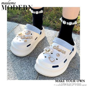 QDshop สินค้าใหม่ รองเท้าแตะแฟชั่นแบบสวมหัวโต พื้นไม่หนา นิ่ม ใส่สบาย มาพร้อมเซ็ทตัวติดลายดอกไม้สุดหรู ราคาถูก แมทช์ง่าย สั่งเลยค่ะซิส