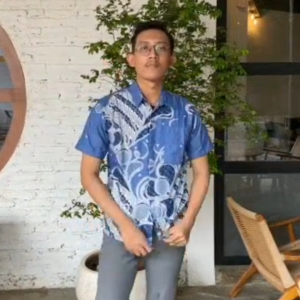 Kemeja Batik Lengan Pendek Pria Motif Mulia Biru Premium Terbaru