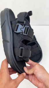 Sandal Gunung Kasual Travelling Pria/Wanita Hitam Putih-Summit Sole