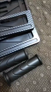 Paketan Dudukan Plat Nomor Motor Karbon & Hand Grip Standar Honda Universal