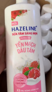 Sữa tắm sáng mịn dưỡng ẩm Hazeline yến mạch dâu tằm và sữa ông chúa hoa ly 1kg (chai)