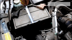 Universal Dudukan Accu MobilPenahan Aki Mobil/19/23/27cm/ Tatakan Aki Mobil