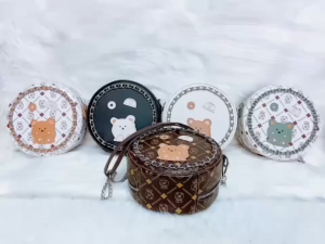 กระเป๋าสะพายข้างผู้หญิงใส่ของได้เยอะมีหลายช่องใส่ของ bag famliy