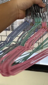 Hoptech【 ชุด 50 ชิ้น 】ไม้แขวนเคลือบสิลิโคนอย่างดี ทนร้อนทนหนาวไม่หลุดร่อนง่าย  ต้องลอง 【พร้อมจัดส่งในไทย】