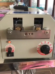 Máy cắt mỏ gà tự động lõi đồng dùng trong chăn nuôi 9DQ-X4 tặng kèm lưỡi sơ cua - Bảo hành 12 tháng