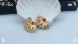 YOKO Anting Wanita Korean style Bentuk Sayap Permata Merah Anti karat dan Anti Luntur Anting Wanita Dewasa Asli Anting Tusuk E1-9