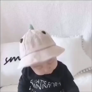 (VIDEO) Nón cho bé (3 tháng - dưới 2 tuổi ) mũ chống nắng Khủng Long vải Nhung mềm êm (Ảnh thật)