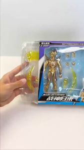 (Malay spot)New SHF16cm Ultraman Zero Gold Ultraman Zero Beyond multi-accessory multi-joint movable toy model childrens gift Plastic Figures toys