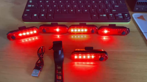 Đèn hậu xe đạp cảnh báo gắn đuôi xe thể thao pin sạc USB 4 chế độ nháy sáng khác nhau siêu sáng chống nước