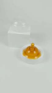 ยางครอบมารดาซิลิโคน  รุ่นบางพิเศษ แพค 1 ชิ้น ที่ป้องกันการให้นมบุตร แบบนุ่ม ทารก แบบกลีบ ป้องกันการกัด รูข้ามหน้าอก กลไกแบบเกลียว มีกล่องกันฝุ่น