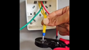 Bộ Kìm Bấm Dây Điện Gồm 1 Kềm Bấm Cos Đầu Vuông HSC8 6-4A + 1 Hộp 400 Đầu Cos Nối Nhanh Dây Điện Từ 0.5 - 4mm²