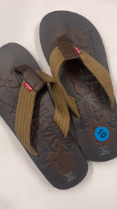 Dép Sandal xỏ ngón LEVI’S MENS TWO HORSE BLACK FLIP FLOPS SANDALS LARGE 10  cho Nam size 10 của Mỹ