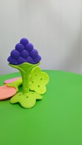 ยางกัดผลไม้ สีสวยปลอดภัย ริ้วรอยด้ามจับยาดกัดนวดเหงือก