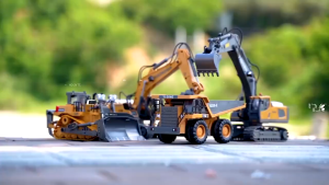 BABYCOLOR 1:20 Beko Excavator Remote Control Jumbo RC Eskavator Remote Control 2.4Ghz Anak Mainan