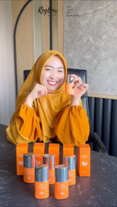 Reglow Sunscreen Luxury Glow Up Protection spf50 PA+++ Spray 30 ml by Shindy Putry