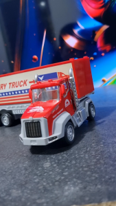 Diecast Miniatur Mainan Mobil Truk Kontainer Metal Cargo Delivery Gerak Inersia