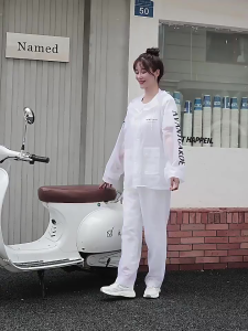 ⛈จำเป็นสำหรับฤดูฝน⛈YUY ชุดกันฝน M L XL 2XL 3XL เสื้อกันฝน ชุดกันฝนแบบหน้า ชุดกันน้ำ เสื้อกันฝนใหญ่ ชุดกันฝนขับมอเตอร์ไซค มีแถบสะท้อนแสง แบบหนา ปีกหมวกสองชั้น HD ที่ถอดออกได้