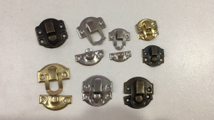 100Pcs Kunci Dus Key Hook Gold 27x29mm Pengait Kotak Hey Hook Kunci Pengait Box