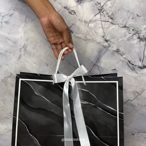Paper Bag Motif MR Hitam Lanscape & Potrait Tas Kado Premium Souvenir Wedding Ultah Keren Simple