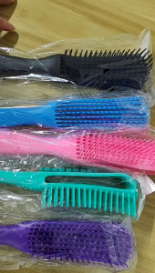 (Readystock) Curly hair Detangling 8 row hair brush / Detangler Brush / Comb Rambut Kerinting