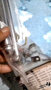 VOGUE ADJUSTABLE/ EXTENDABLE CURTAIN ROD INCLUDES ACCESORIES BRACKETS AND SCREWS