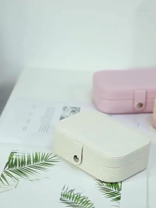 Kotak Perhiasan & Penyimpanan Anting Kalung: Pilihan Terbaik untuk Anda